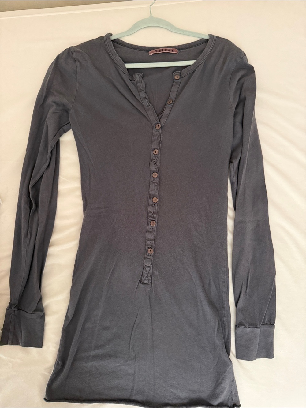 Velvet by Graham & Spencer Slim Long-Sleeve Henley in Charcoal. Size: PS